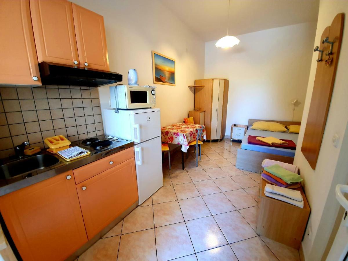 Apartmani Andreja Драмаль Экстерьер фото